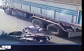 Cctv footage truck crushing motorcyclist's legs 28