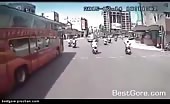 Man gets his head run over by bus 17