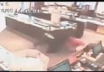 Thief gets busted by customer 1