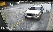 Thief got shot while stealing car 7