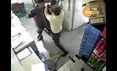 Stopping armed robbery without weapon 3