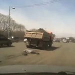 Dump truck crushed an elderly women recorded on dashcam 2