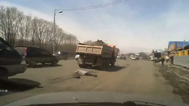 Dump truck crushed an elderly women recorded on dashcam 13