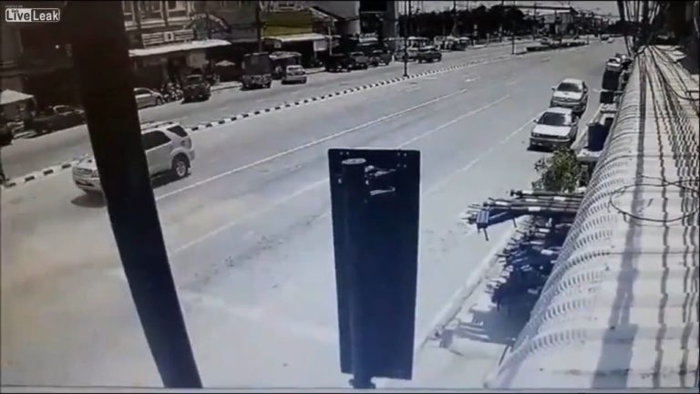 5 were killed after truck hits a taxi from behind 20