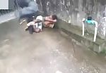 Homeless guy gets brutally beaten for stealing food 1