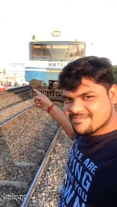 Selfie with a train 6