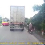 Man commits suicide by jumping under a moving truck 4