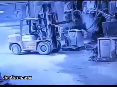 Man trying to save his friend ended up killing him in a forklift accident 1