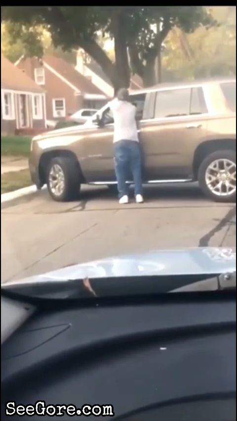 Man attacks a girl driver, breaking his own leg 16