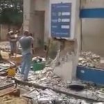 Big piece of concrete collapses onto a worker 1
