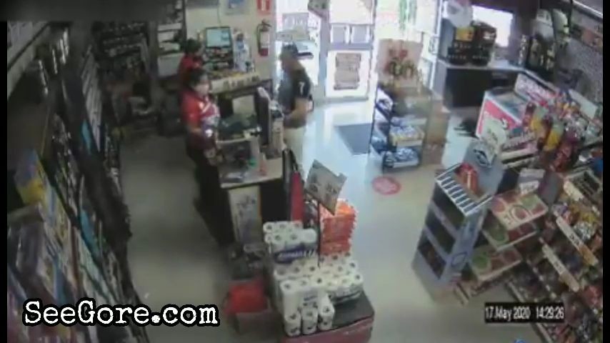 Customer in a fancy shop assassinated in unknown guy's gunfire 6