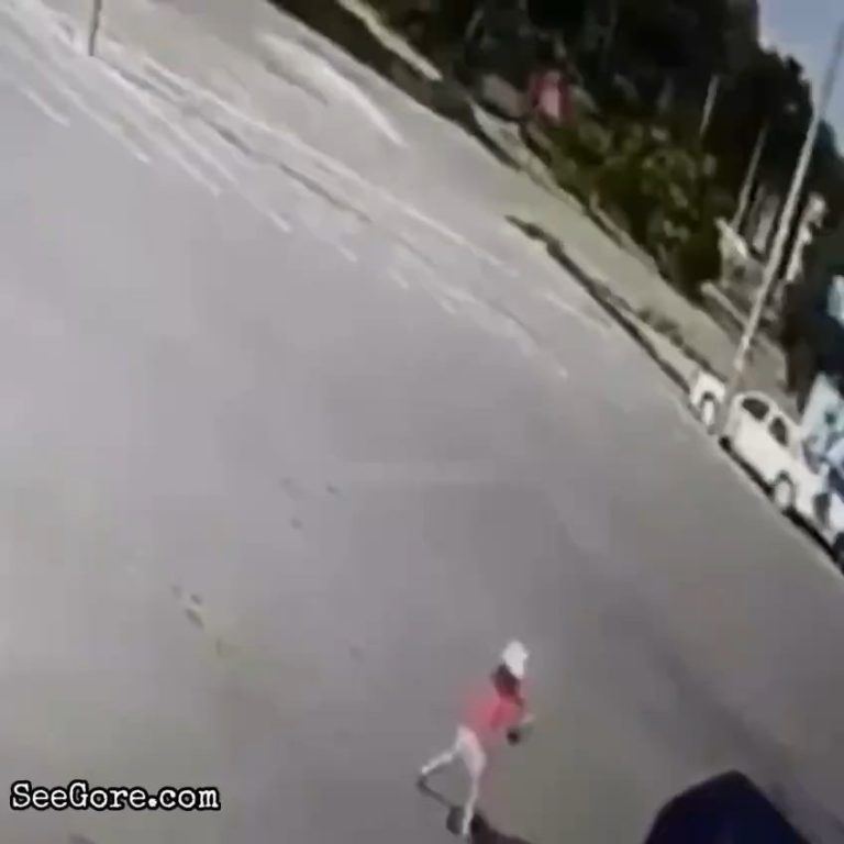 Car slowly rolls on a kid 22