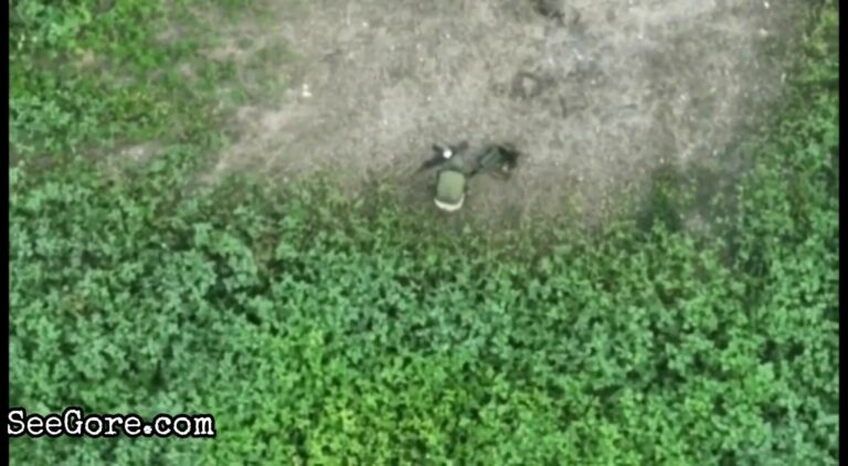 Drone drops a mortar next to a shitting Russian army 15
