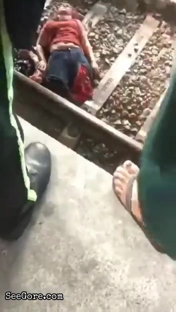 Woman failed at suicide on the railway 4