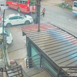 Woman hit by a small truck while trying to catch up a bus 4