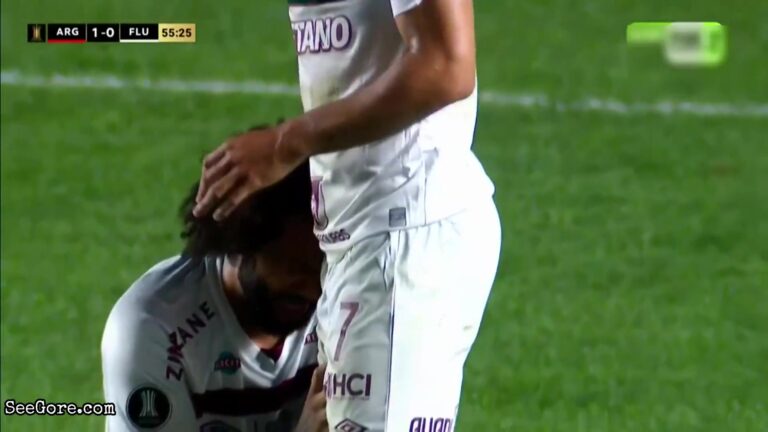 Marcelo broke Luciano Sánchez's leg 15