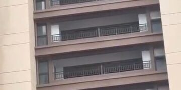 80-year-old jumps off a building 22