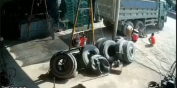 Exploding tyre kills mechanics and the driver 15