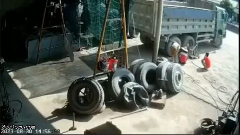 Exploding tyre kills mechanics and the driver 22