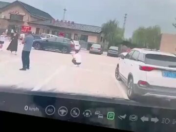 Car Runs Over a Man Squatting 6