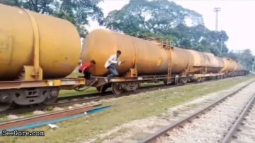 Bangladeshi Man Gets Split in Half by Train 3