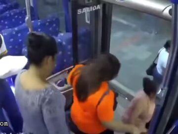 Woman Falls From a Moving Bus 5