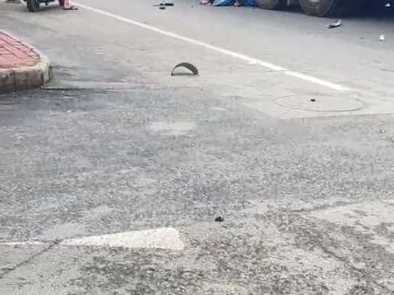 Man Pinned Under a Heavy Truck 20